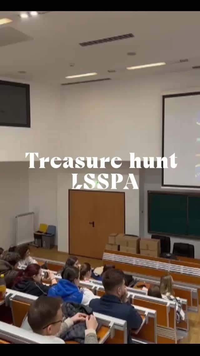 Treasure Hunt LSSPA: participanții într-o sală de curs